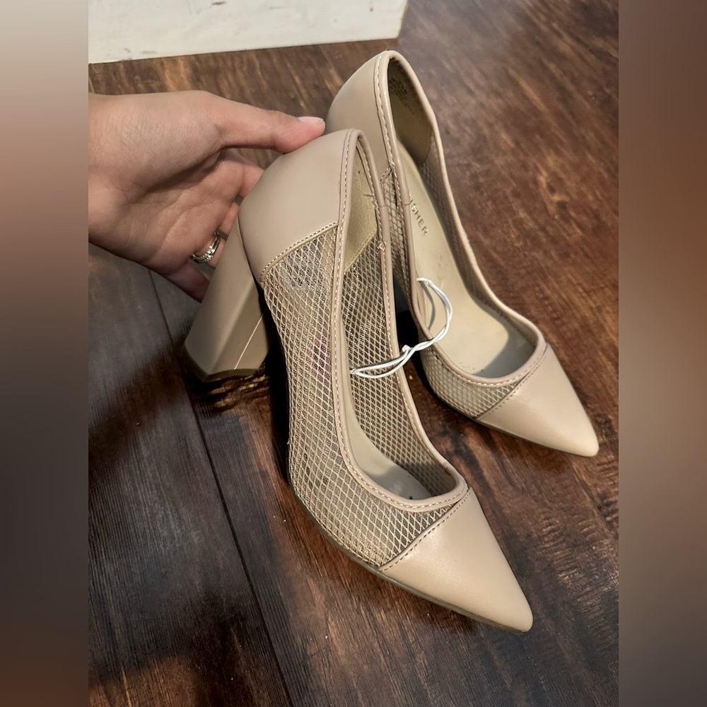 Pointed toe nude heels size 5.5, 5/12